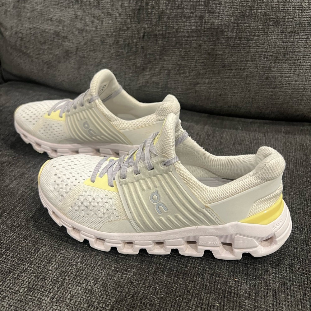 On Running Women's Sneakers in Light Gray and Pale Yellow - Picture 2 of 9